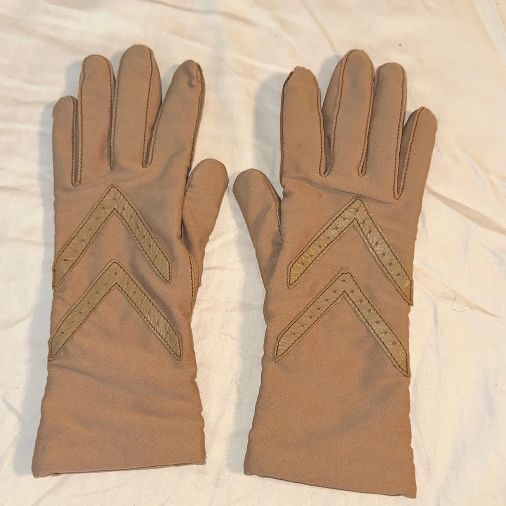 Vintage‎ Isotoner Tan Winter Driving Antron Nylon Knit Lined Gloves